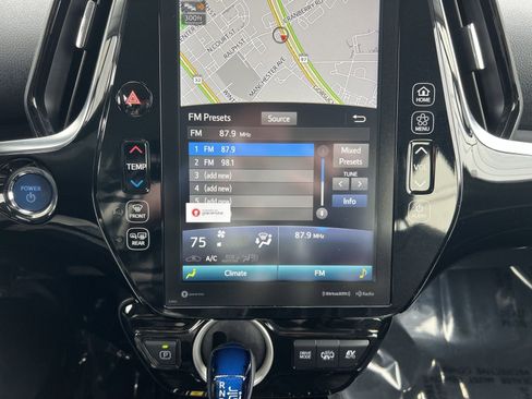 Used 2022 Toyota Prius Prime XLE image 18