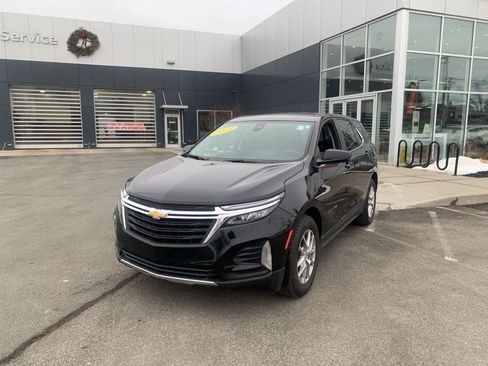 Used 2023 Chevrolet Equinox LT image 3