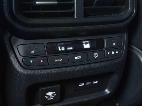 Used 2024 Honda Pilot Elite image 41