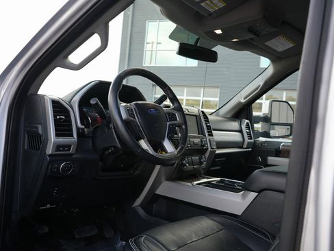 Used 2019 Ford F250 Lariat w/ Lariat Value Package image 13