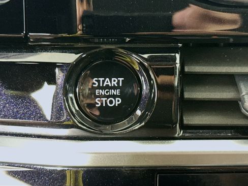 Used 2025 Nissan Pathfinder SL FWD image 19