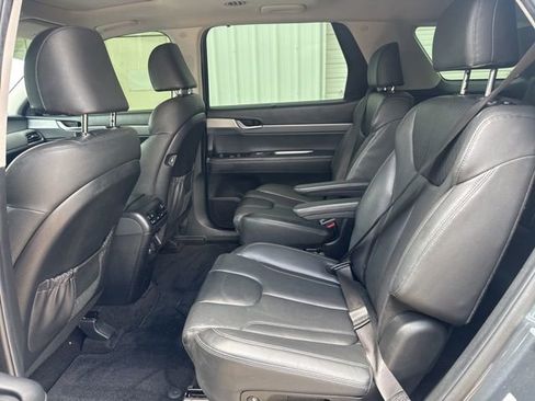 Used 2022 Hyundai Palisade SEL w/ Premium Package FWD image 7