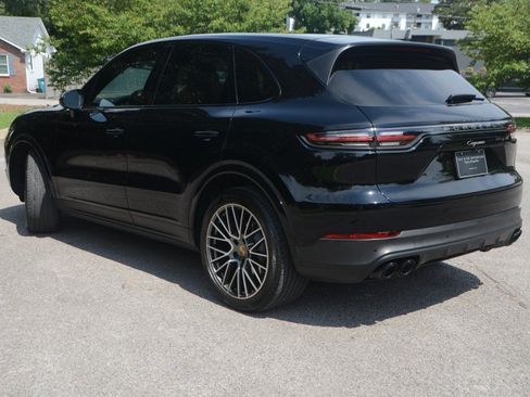 Used 2023 Porsche Cayenne Platinum Edition AWD/4WD image 20