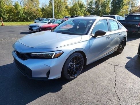 Used 2025 Honda Civic Sport image 3