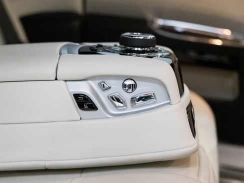 Used 2014 Rolls-Royce Ghost image 31