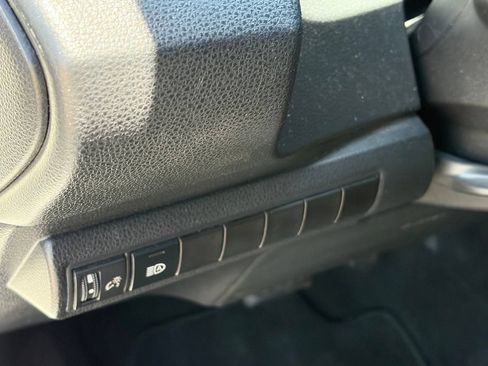 Used 2020 Toyota Corolla SE w/ Carpet Mat Package (TMS) FWD image 6