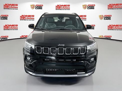 Used 2025 Jeep Compass Limited w/ Sun & Sound Group AWD/4WD image 14