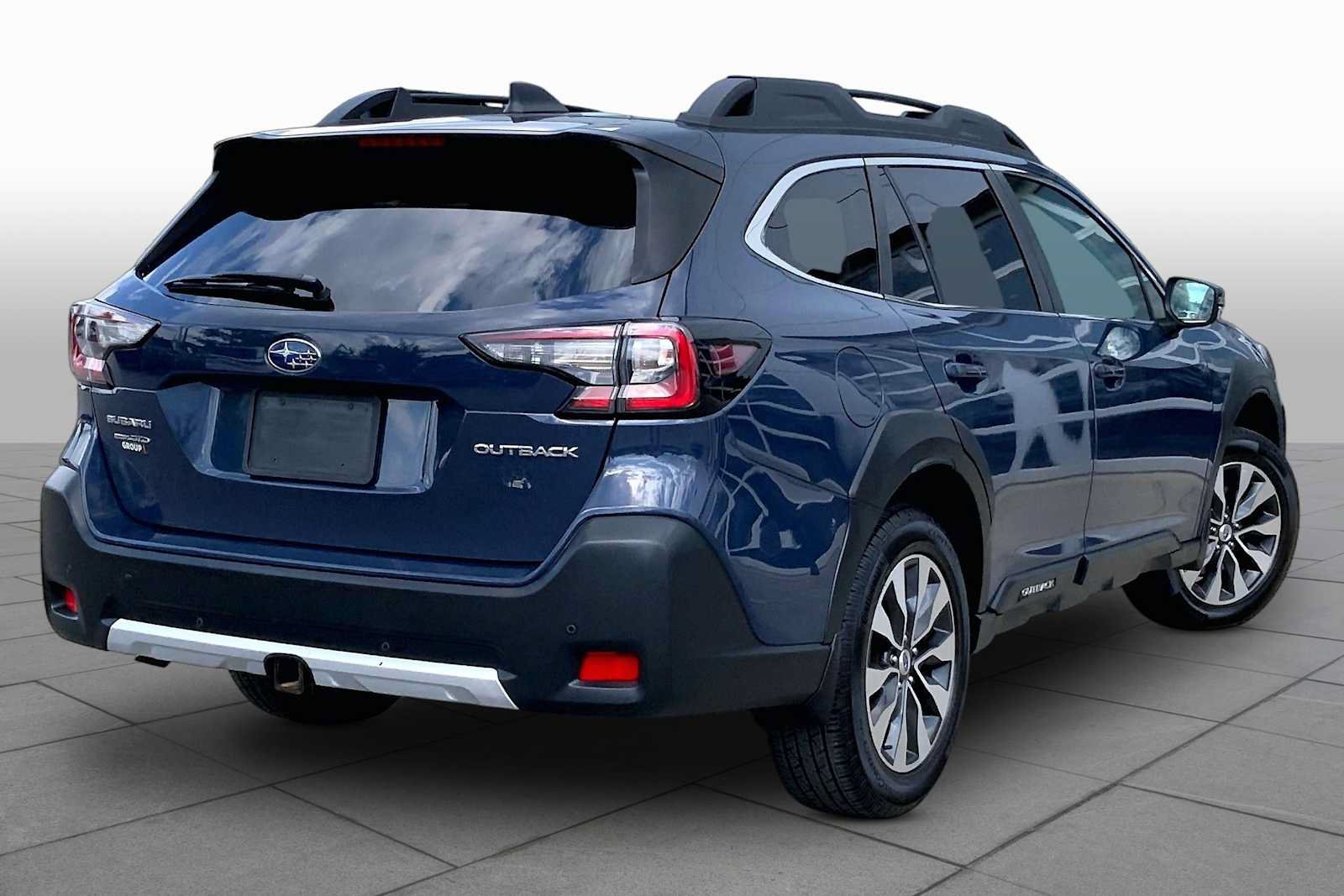 Certified 2024 Subaru Outback Limited AWD/4WD image 12