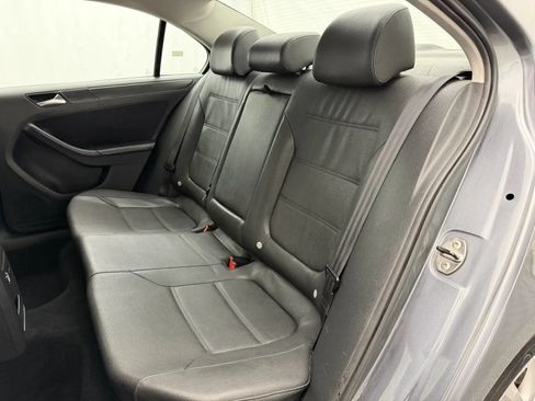 Used 2011 Volkswagen Jetta SE FWD image 21