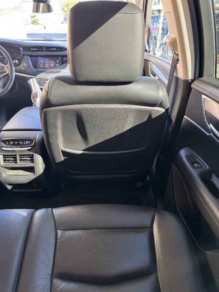 Used 2017 Cadillac XT5 Luxury w/ Driver Awareness Package FWD image 31