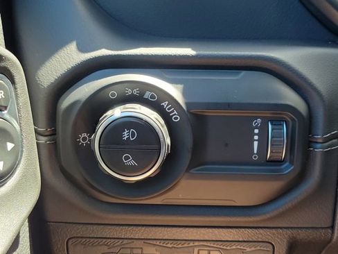 New 2026 Jeep Gladiator Sport AWD/4WD image 25