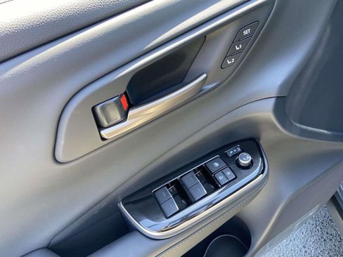 New 2026 Toyota Crown Signia w/ Advanced Technology Package AWD/4WD image 19