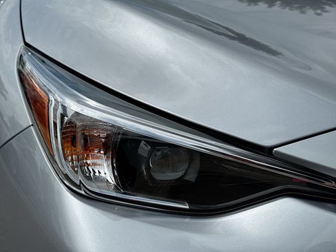 Used 2025 Subaru Crosstrek 2.5i Premium AWD/4WD image 35