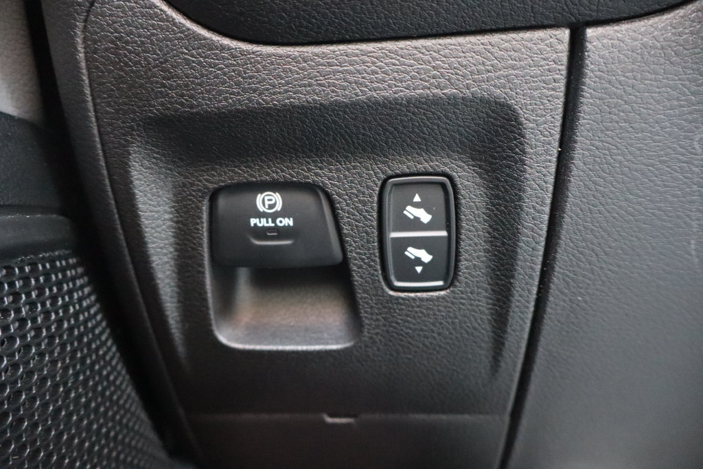 Used 2020 RAM 1500 Big Horn AWD/4WD image 16