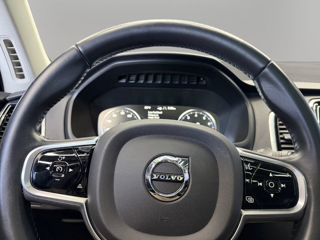 Used 2017 Volvo XC90 T6 Momentum AWD/4WD image 17
