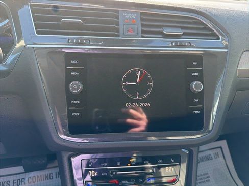 Used 2022 Volkswagen Tiguan SE image 22