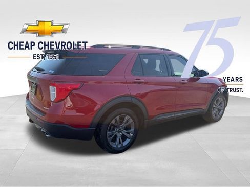 Used 2023 Ford Explorer XLT w/ Equipment Group 202A AWD/4WD image 5