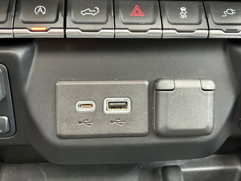 Used 2020 GMC Sierra 1500 SLT image 21