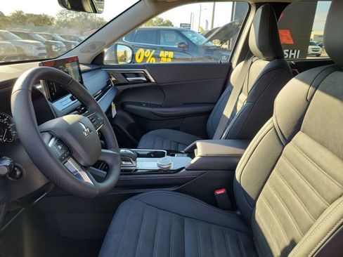 New 2026 Mitsubishi Outlander SE image 19
