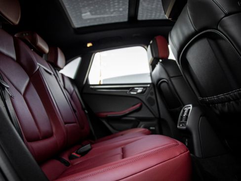 Certified 2026 Porsche Macan S AWD/4WD image 41