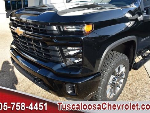Used 2025 Chevrolet Silverado 2500 Custom AWD/4WD image 36