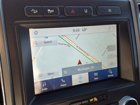 Used 2021 Ford Expedition XLT image 4