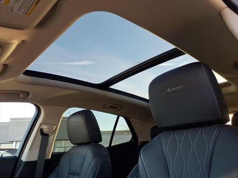 Used 2023 Buick Envision Avenir image 15