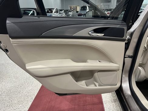 Used 2019 Lincoln MKZ Premiere image 21