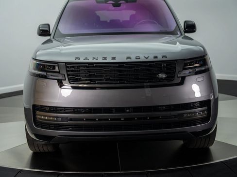 Used 2023 Land Rover Range Rover Long Wheelbase SE image 13