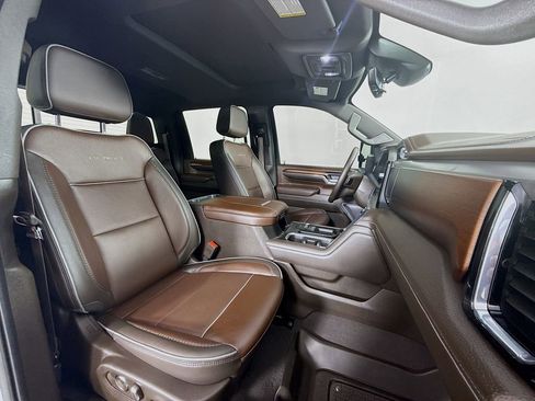 Used 2024 GMC Sierra 3500 Denali w/ Denali Reserve Package image 29