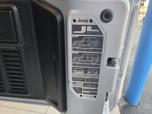 Used 2022 Jeep Wrangler Unlimited Sport image 10