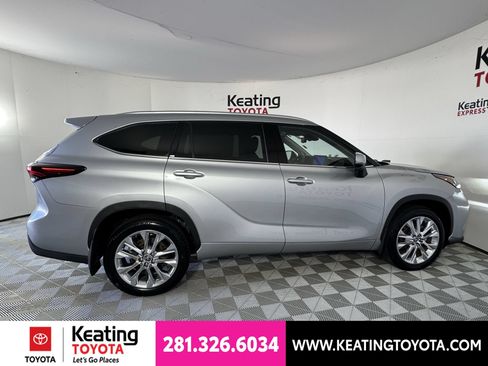 Certified 2024 Toyota Highlander Limited AWD/4WD image 5