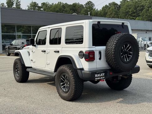 Used 2024 Jeep Wrangler Unlimited Rubicon AWD/4WD image 24