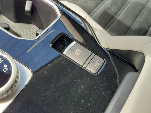 New 2025 Mitsubishi Outlander SE image 22