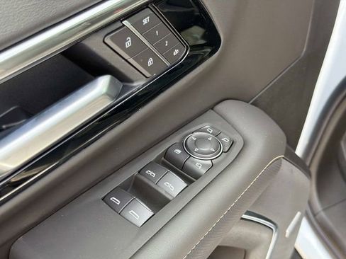 New 2026 Chevrolet Suburban Premier AWD/4WD image 22