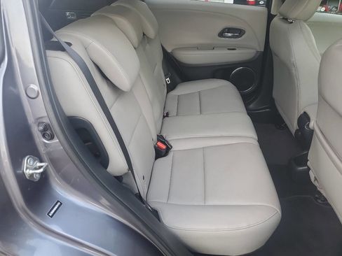 Used 2019 Honda HR-V Touring image 11