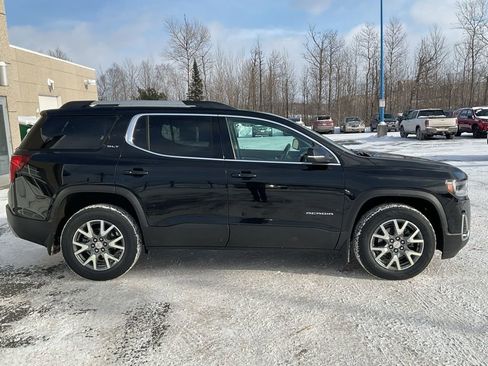 Used 2023 GMC Acadia SLT w/ Preferred Package image 4