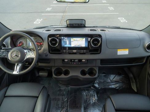 New 2025 Mercedes-Benz Sprinter 2500 image 18