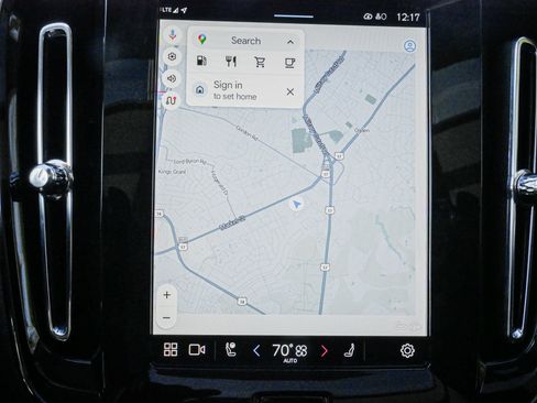 Used 2025 Volvo XC40 B5 Core image 24