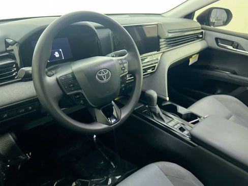 Used 2025 Toyota Camry LE FWD image 27