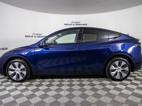 Used 2024 Tesla Model Y Long Range AWD/4WD image 10