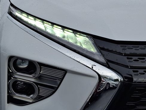 Used 2024 Mitsubishi Eclipse Cross SEL AWD/4WD image 9