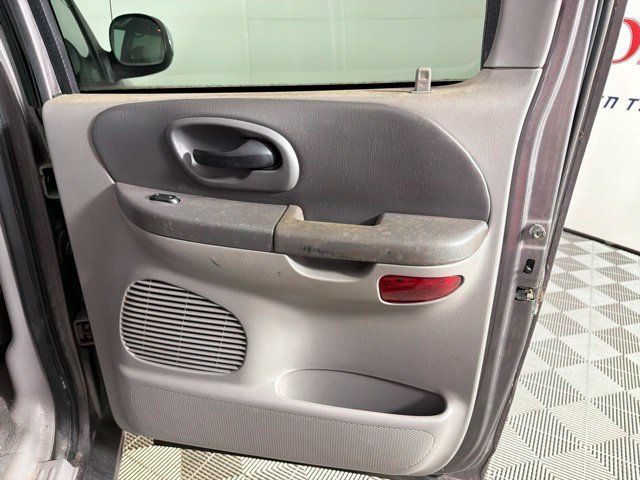 Used 2002 Ford F150 XLT RWD image 35