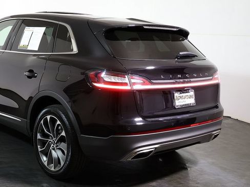 Used 2023 Lincoln Nautilus Reserve w/ Luxury Package AWD/4WD image 11