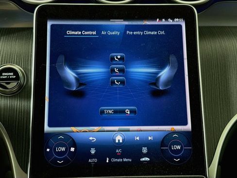 Used 2025 Mercedes-Benz GLC 350e 4MATIC image 16