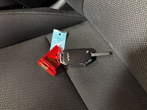 Certified 2023 Kia Forte LXS image 32