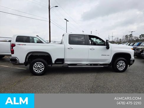 Used 2025 Chevrolet Silverado 2500 LT w/ Convenience Package AWD/4WD image 14