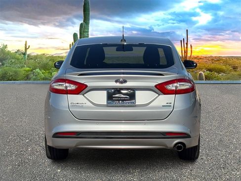 Used 2016 Ford Fusion SE image 5