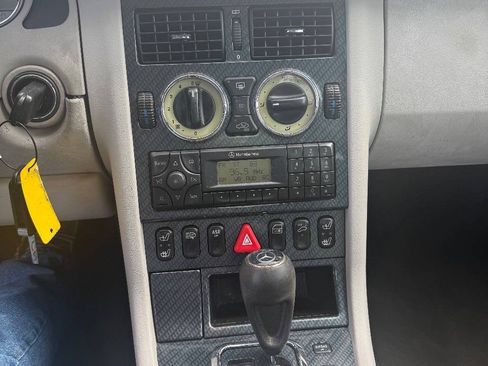 Used 2000 Mercedes-Benz SLK 230 image 9