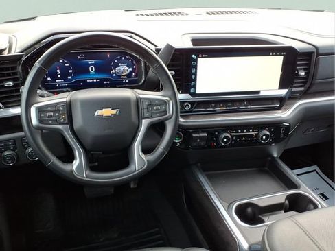 Used 2024 Chevrolet Silverado 2500 LTZ w/ LTZ Convenience Package image 21